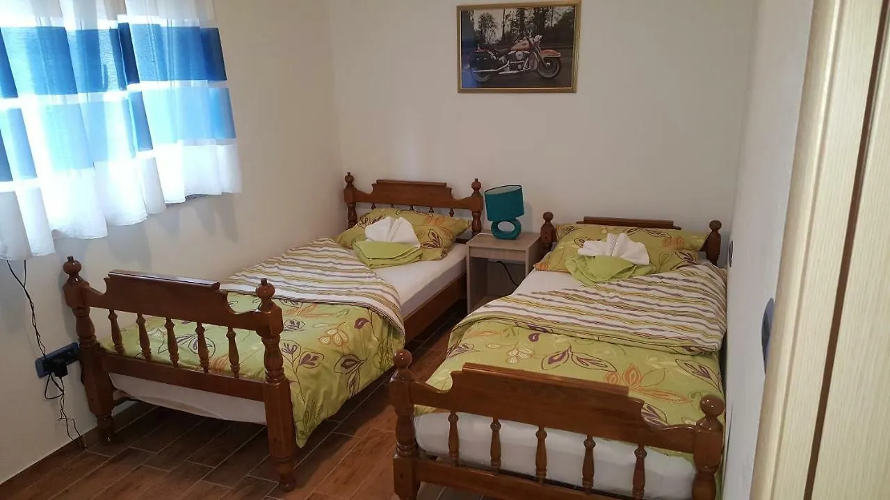 Apartment Rose Pola 0*,  Croazia